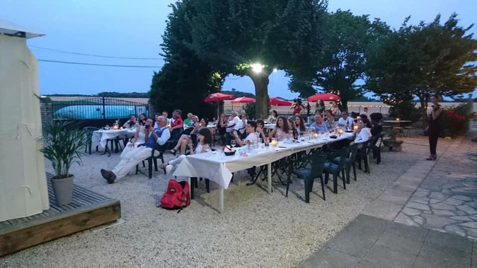 Londigny Auberge Du Noyer מראה חיצוני תמונה